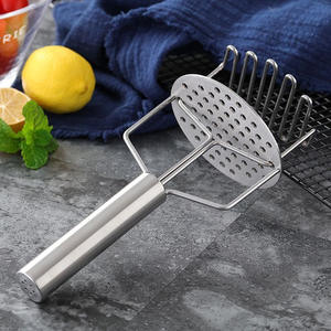 Accessoires <span class=keywords><strong>de</strong></span> <span class=keywords><strong>cuisine</strong></span> populaires presse-purée en acier inoxydable à double <span class=keywords><strong>action</strong></span> avec disque <span class=keywords><strong>de</strong></span> presse-purée intégré pour restaurant à domicile - Product Image 1