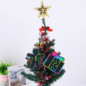 Set di Fogli da Grattare Natalizi Assortiti per Lavoretti, Decorazioni Regalo in Carta Nera <span class=keywords><strong>Scratch</strong></span>-Off con 12 Stilo in Legno e 48 Nastri Colorati - Product Image 5