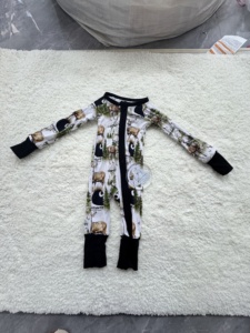 Yy Whatnot Sofort Lieferbar 95% Bambus 5% Spandex Gestrickter Zweiwege-Reißverschluss Mystery Pyjama-Set Box Kleinkind Baby Urlaubs-Motiv - Product Image 2