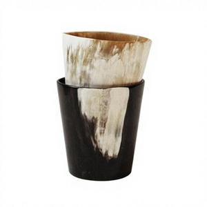 Verre en corne naturelle écologique |   Gobelet artisanal en corne de buffle pour servir des boissons |   Mobilier haut de gamme pour la maison et la restauration - Product Image 1