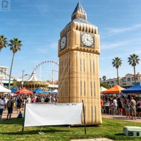 Grande tour d'horloge gonflable lumineuse pour publicité extérieure, sculpture de bâtiment emblématique Big Ben avec LED pour promotion de festival