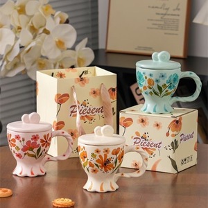 Tasse à café en céramique en gros, motif floral, avec poignée torsadée, couvercle et cuillère, pour <span class=keywords><strong>amies</strong></span> et mamans - Product Image 6