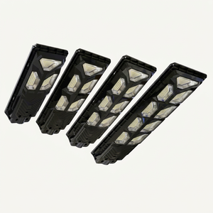 ไฟถนนพลังงานแสงอาทิตย์ 900W LED โมโนคริสตัลไลน์ซิลิคอน IP67 ติดผนัง ตัวเรือน ABS แสงขาว 6000K ได้รับการรับรองมาตรฐาน CE มุมลำแสง 120 องศา พร้อมรีโมท - Product Image 1