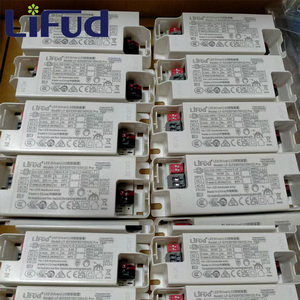Controlador LED de Corriente Constante Aislado Lifud LF-GIF030YS0750H(S) Pro 30W 600-750mA con Interruptor DIP Ajustable 25-42V Sin Parpadeo - Product Image 1