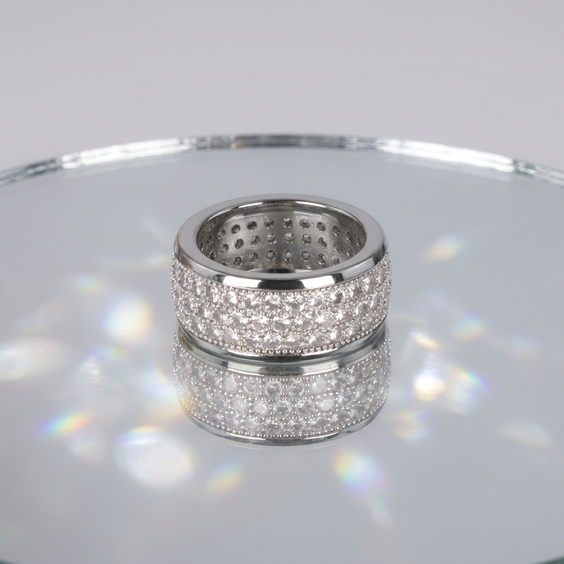 Luxury Hiphop Ring Sparkling White Zircon
