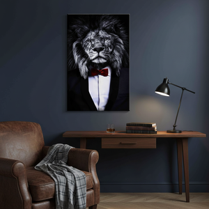 Impresión en Lienzo de León con Traje: Arte Mural de Animales, Decoración para Cuarto de Hombre, Lienzo Enrollado - Product Image 3