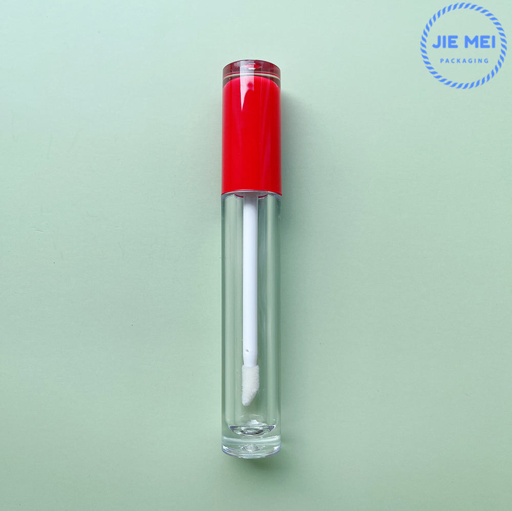 Bonnet rouge avec brosse #1