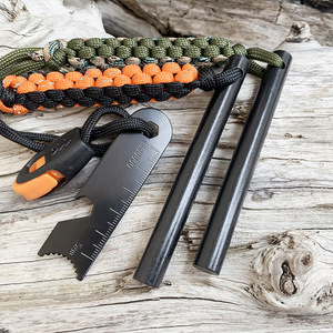 4 pulgadas Survival Ferrocerium Perforado Flint Fire <span class=keywords><strong>Starter</strong></span> Varillas de magnesio con mango de paracord - Product Image 1