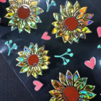 Autocollants personnalisables en gros pour gobelets, en PET holographique doré UV, motifs de dessins animés, écologiques, lavables, imperméables et durables