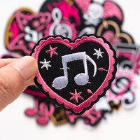 En gros, patchs brodés et appliques thermocollantes assortis à motifs musicaux de groupe rock, clé de sol, guitare et symboles musicaux pour vêtements et chapeaux