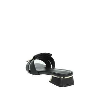 Sandales à talons Laura Biagiotti pour femme, en cuir noir, bout carré, talon bas, style à enfiler - Product Image 2