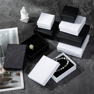 Caja y Bolsa de Embalaje de Joyería de Lujo Blancas y Negras al por Mayor, Caja para Pulseras, Collares y Pendientes con Tapa y Base, con Logotipo Personalizado - Product Image 4