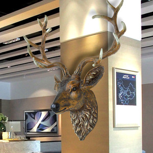 Statuette <span class=keywords><strong>de</strong></span> tête <span class=keywords><strong>de</strong></span> <span class=keywords><strong>cerf</strong></span> en résine, artisanat personnalisé, modèle vintage, décoration <span class=keywords><strong>de</strong></span> maison, statue murale suspendue, vente en gros - Product Image 3