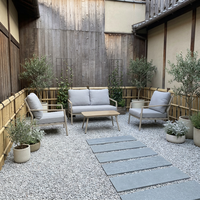 Ensemble de conversation moderne d'extérieur 4 pièces en aluminium beige clair avec table basse en bois de bouleau et causeuse rembourrée gris doux, 2 fauteuils individuels
