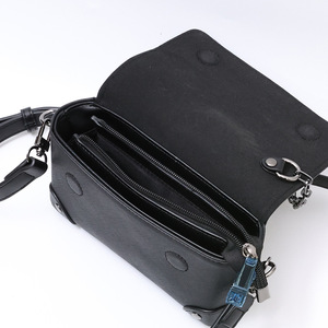 Sac bandoulière carré pour homme en cuir PU avec bouton magnétique, durable et élégant – Sac de messager - Product Image 5
