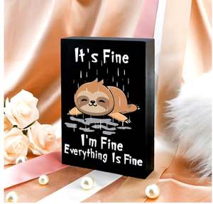 Regali Personalizzati con Bradipo per Donne, Accessori da Scrivania con Bradipo, Scritta 'It's Fine I'm Fine' in Scatola di Legno, Decorazione da Ufficio Divertente e Positiva - Product Image 5