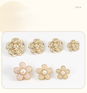 Thiết Kế Bạc Vàng May Áo Ngọc Trai Sang Trọng Mùa Đông Rhinestone Kim Loại Nút Cho Quần Áo - Product Image 1