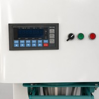 Machine de pesage et de couture de sacs automatique pour le conditionnement de la farine et des poudres alimentaires