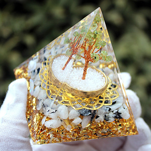 <b>Crystal</b> <b>Tree</b> Pyramid 6 Cm Resin Epoxy Home Decoration Desktop Ornament - Product Image 2