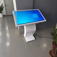 Kiosque tactile d'information publique d'intérieur de 23,6, 23,8 et 32 pouces avec animation, prise en charge OEM et SDK pour la signalisation dans les centres commerciaux