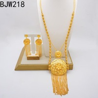 Exquis Cuivre Plaqué Or Dubai Ensemble de Bijoux de Mariée pour Mariages Festivals Comprend Collier Bracelet Anneau Thème Musulman Cadeau