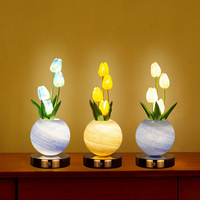 Lampu Meja LED Bunga Tulip Lampu Malam Romantis Lampu Dekorasi Estetis untuk Kamar Tidur Meja Rias Dekorasi Rumah