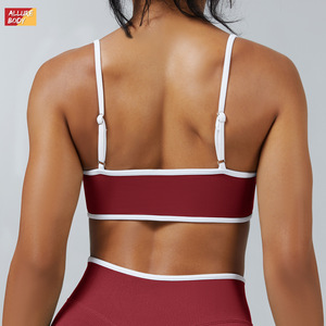 Nuevo Sujetador Deportivo con Cuello Redondo para Mujer, Top de Yoga Antichoque, Detalles en Rojo y Blanco, Ajuste Medio, Ropa Deportiva Activa - Product Image 4