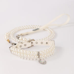 Conjunto de correa de cuello de cuero para perros y gatos pequeños, colgante con cuentas de alambre de acero, estilo Simple, patrón sólido acolchado para la comodidad de las mascotas - Product Image 2