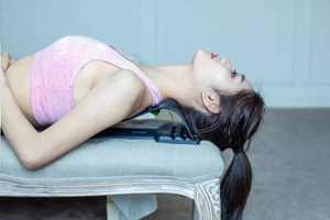 Bantal <span class=keywords><strong>Chiropractic</strong></span> pemijat leher, pemijat merenggang nyeri leher, pijat tulang belakang tengkuk nyaman - Product Image 5