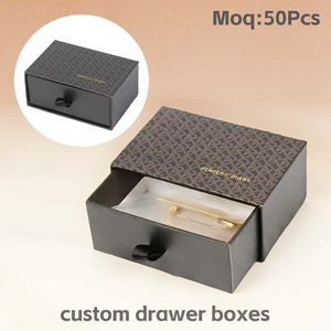 Boîte <span class=keywords><strong>d</strong></span>'emballage cadeau en papier coulissante de petite taille pour <span class=keywords><strong>bijoux</strong></span> Boîtes en papier à tiroir noir avec logo personnalisé avec ruban - Product Image 1