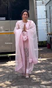 Prêt à porter pur crêpe naturel Satin Top Dupatta Set Entièrement cousu Broderie lourde 5mm Séquence Travail Nouvelle version pour les Indiens - Product Image 3