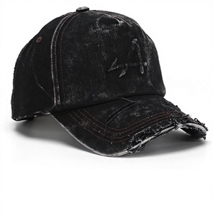 Boné de Beisebol Rasgado com Letras, Novo Estilo, 6 Painéis, Unissex, Casual, Para Casais, Versátil, Chapéu de Sol de Verão, Atacado de Fábrica - Product Image 1