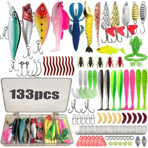 Ensemble d'accessoires de pêche, émerillons, stoppeurs, hameçons, appâts de pêche dans une boîte de rangement, équipement de pêche, matériel de pêche, pesca - Product Image 2