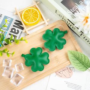 Lindo Mini Llavero de Cuero PU con Trébol Verde, Amuleto de la Suerte de Cuatro Hojas para el Día de San Patricio, Colgante para Mochila, Llavero para Coche, Regalo Popular - Product Image 4