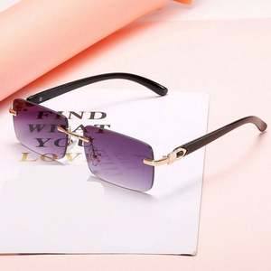 Lunettes de soleil rectangulaires vintage pour hommes et femmes avec logo personnalisé, UV400, couleurs dégradées, sans monture, carrées - Product Image 2