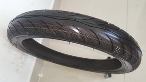 Pneus de moto en caoutchouc les plus vendus, pneus tubeless, pneus de moto de rue, état neuf, 70/90-17 ; 80/90-17 - Product Image 3
