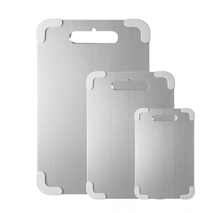 Tabla de Cortar Rectangular de Acero Inoxidable 201 de Alta Calidad, con Protector de Esquinas de Silicona Antideslizante - Product Image 2
