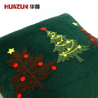 Housse de coussin décorative moderne en velours vert brodé motif sapin de Noël, lavable, 18x18 pouces, douce et moelleuse pour canapé/sofa, idéale pour la maison et les fêtes