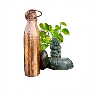 Botella de agua de cobre puro martillado, hecha a mano, de diseño, fabricante y exportador de botellas de cobre de la India. - Product Image 1