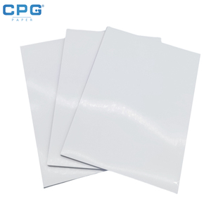 Papier d'étiquettes autocollantes 60 g/m² en rouleau jumbo, matériau d'étiquetage durable pour l'étiquetage des produits et équipements électroniques - Product Image 1