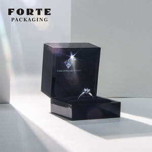 FORTE alta confezione di gioielli in legno lucido LED luce Logo Custom scatole di gioielli per collane orecchini e anelli - Product Image 4