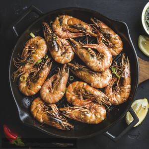 Parrilla Redonda de Hierro Fundido Esmaltado en Rojo de 31 cm con Dos Asas de Anillo - Product Image 4