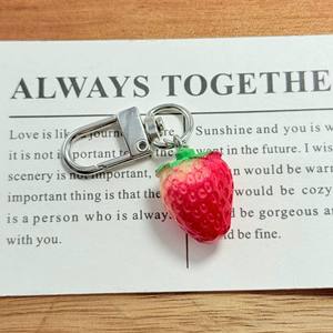 CHENXI INS Lindo Adorno de Fresa para Bolsos de Niña, Accesorios para Llaveros de Coche, Dijes para Bolsos, Llavero Kawaii - Product Image 2