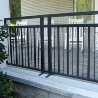 Escaliers extérieurs modernes en aluminium avec garde-corps en tube et design de grille pour balcon, idéaux pour villas et hôtels