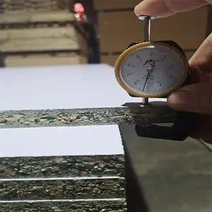 Chine plancher en panneaux d'aggloméré de 25mm résistant à l'humidité, panneau de particules de mélamine blanc chaud de 18mm, 30 mm