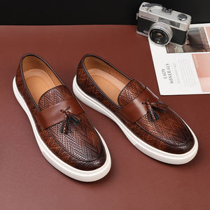 รองเท้าโลฟเฟอร์ผู้ชายสุดหรู สวมใส่สบาย ดีไซน์เปิดประดับกระดุมโลหะคู่ หนัง PU สำหรับผู้ชาย รองเท้าลำลองฤดูใบไม้ร่วง - Product Image 3