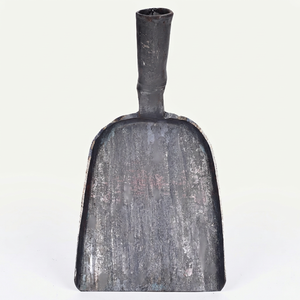 Recogedor de Polvo Metálico Resistente y Duradero con Mango, Herramienta de Limpieza de Larga Duración para Suelos, Hogar, Cocina, Garaje y Oficina - Product Image 1