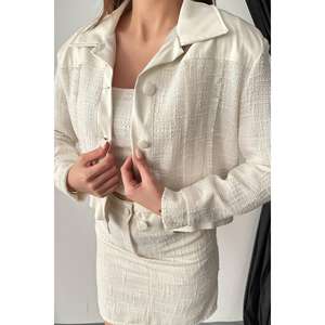 Conjunto de Chaqueta y Pantalones de Tres Piezas con Ribete de Cuero Color Blanco Roto para Mujer, Venta al por Mayor - Product Image 2