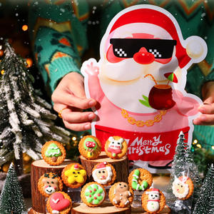 Cute Santa Claus Gingerbread Man <span class=keywords><strong>Christmas</strong></span> <span class=keywords><strong>Cookies</strong></span> Givré Décoré Snacks Texture dure Goût sucré Emballage en vrac Vente en gros - Product Image 3
