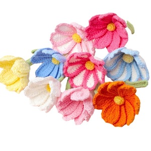 Ramo de flores artificiales tejido a mano con cinco flores galsang, ideal para San Valentín, Navidad y Año Nuevo, regalo transfronterizo. - Product Image 5